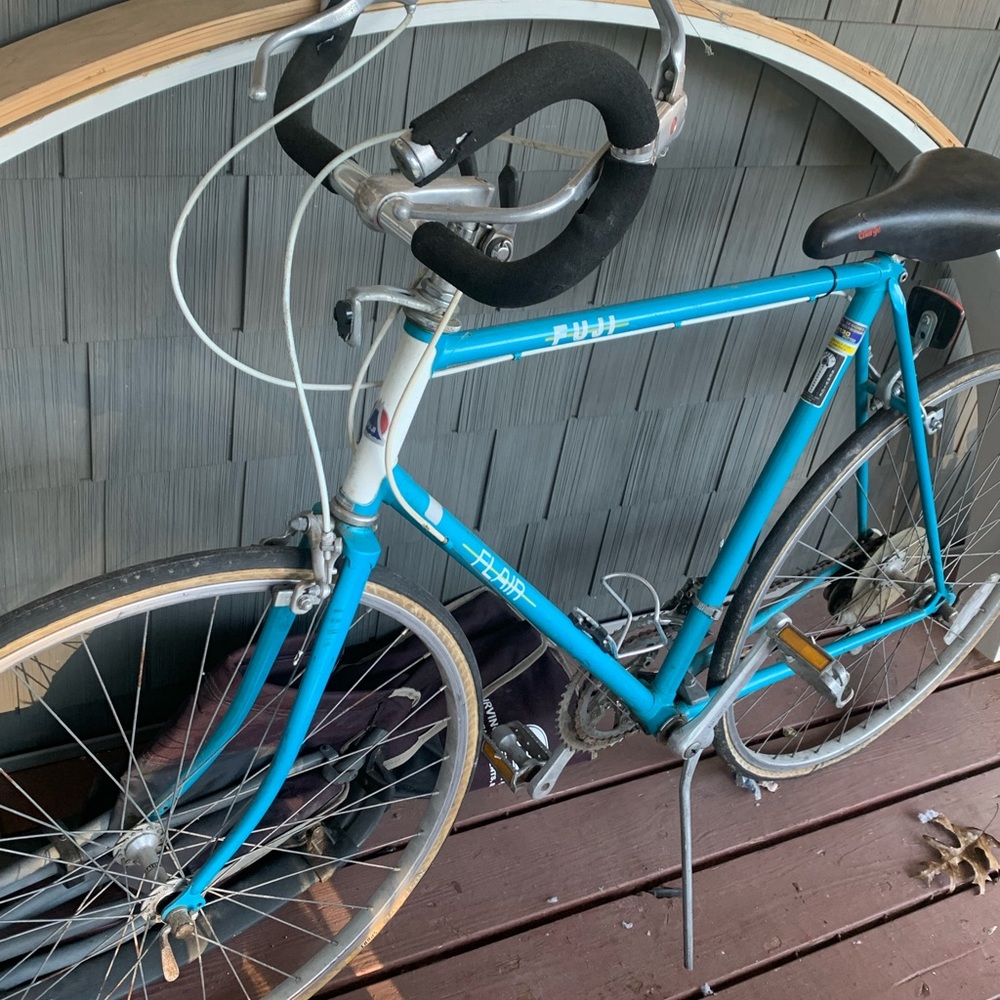 Selling this bike in bayshore for 80$ in good condition